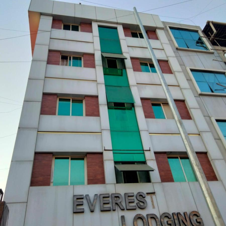 Hotel Everest Lodging Navi Mumbai Esterno foto