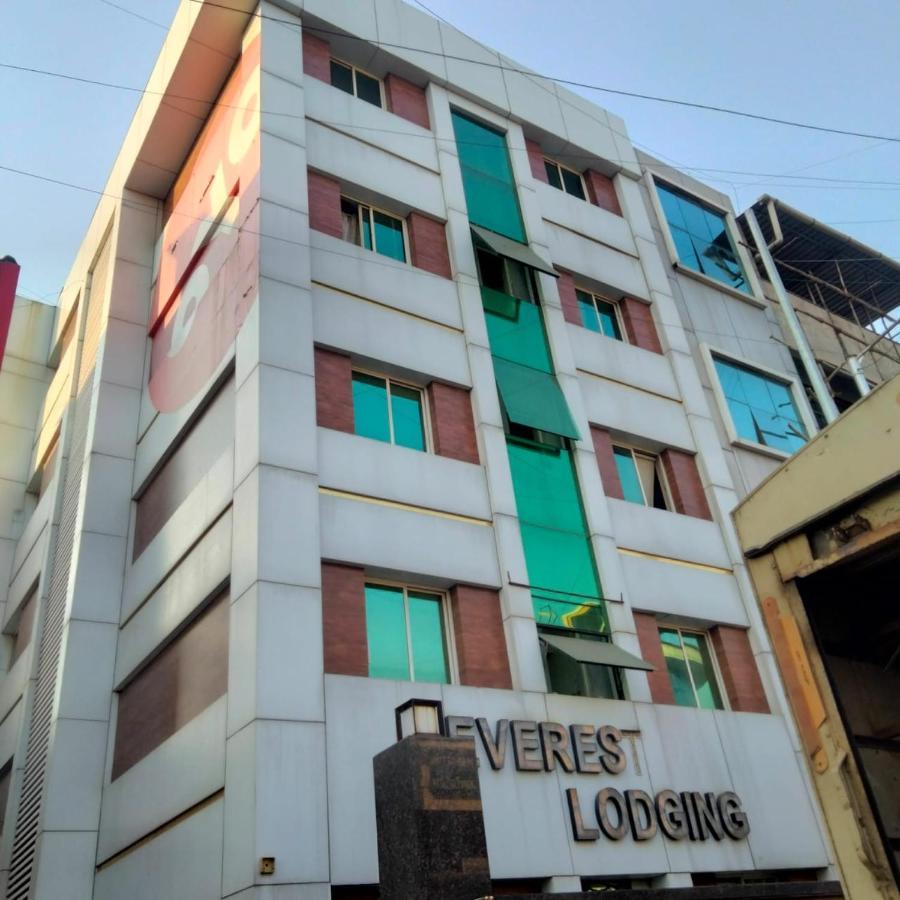Hotel Everest Lodging Navi Mumbai Esterno foto