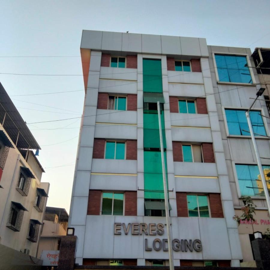Hotel Everest Lodging Navi Mumbai Esterno foto