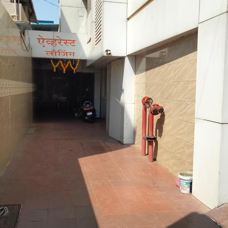 Hotel Everest Lodging Navi Mumbai Esterno foto