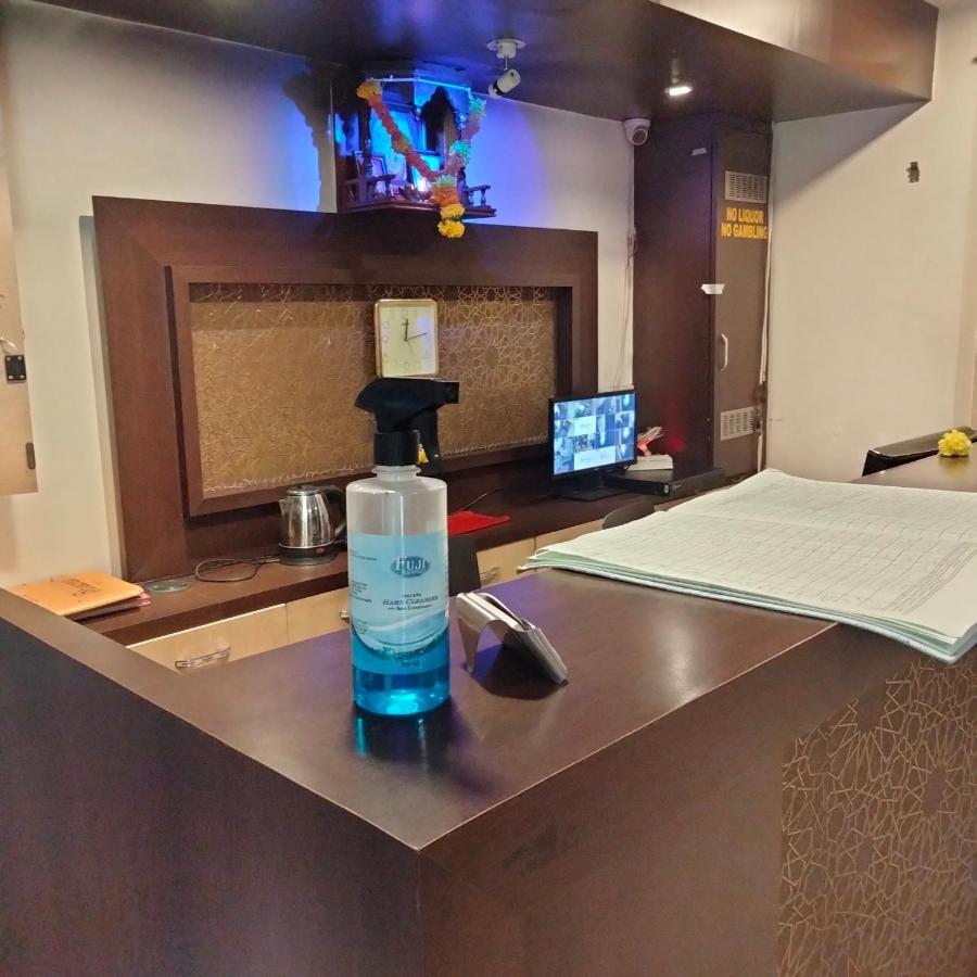 Hotel Everest Lodging Navi Mumbai Esterno foto