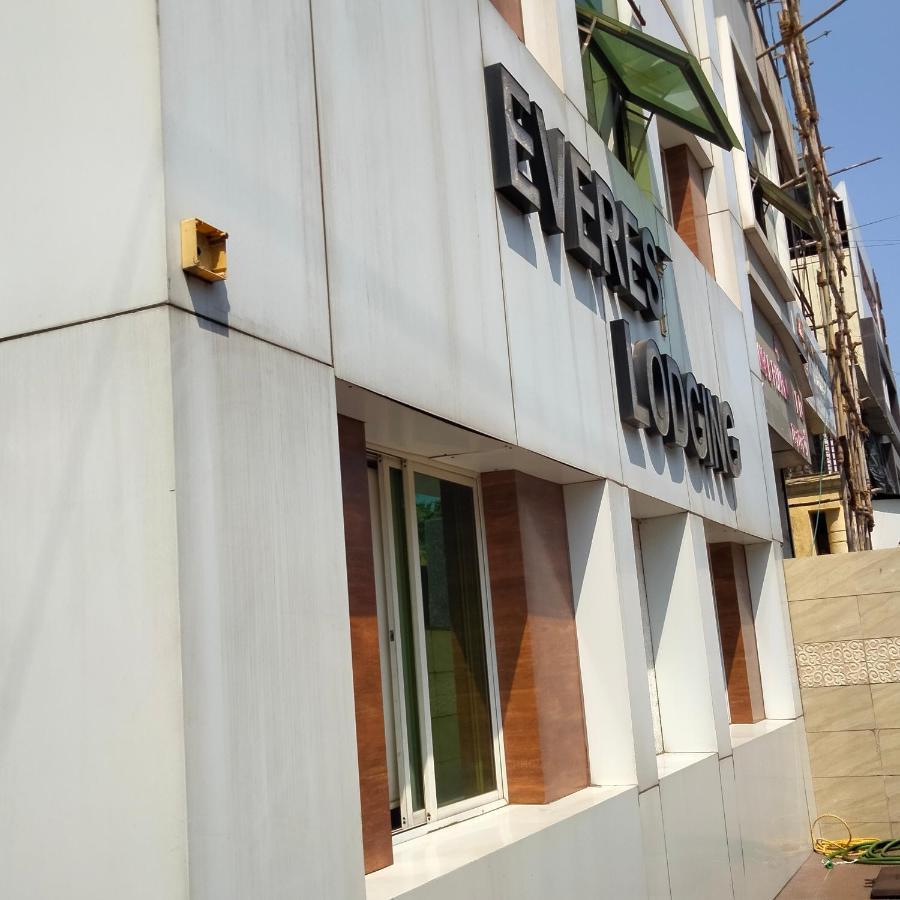 Hotel Everest Lodging Navi Mumbai Esterno foto