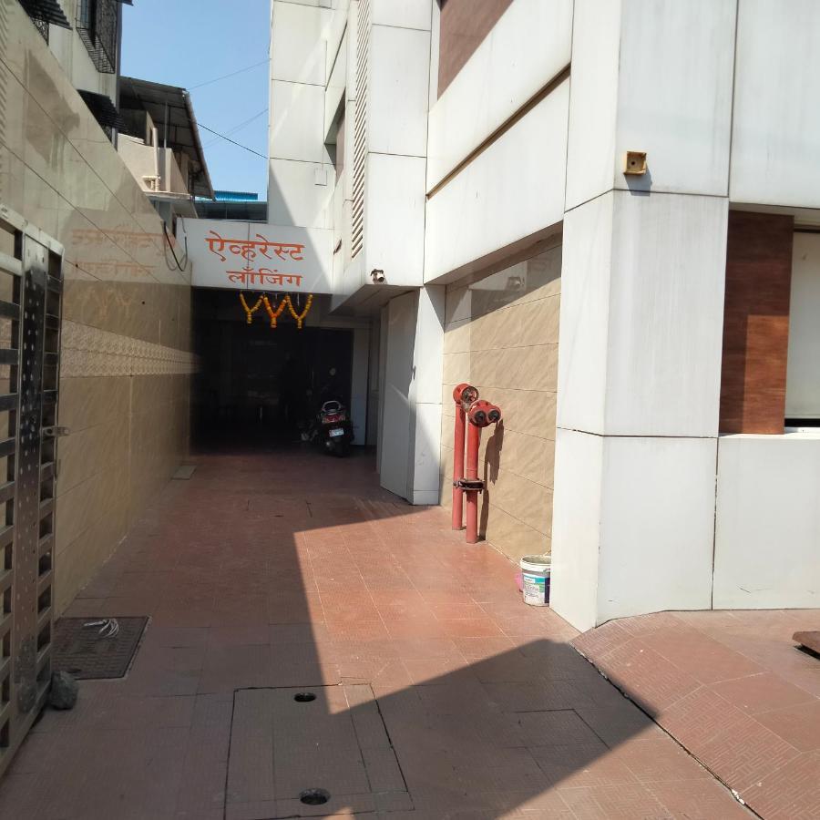 Hotel Everest Lodging Navi Mumbai Esterno foto