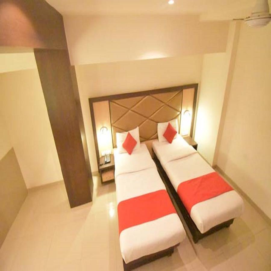 Hotel Everest Lodging Navi Mumbai Esterno foto