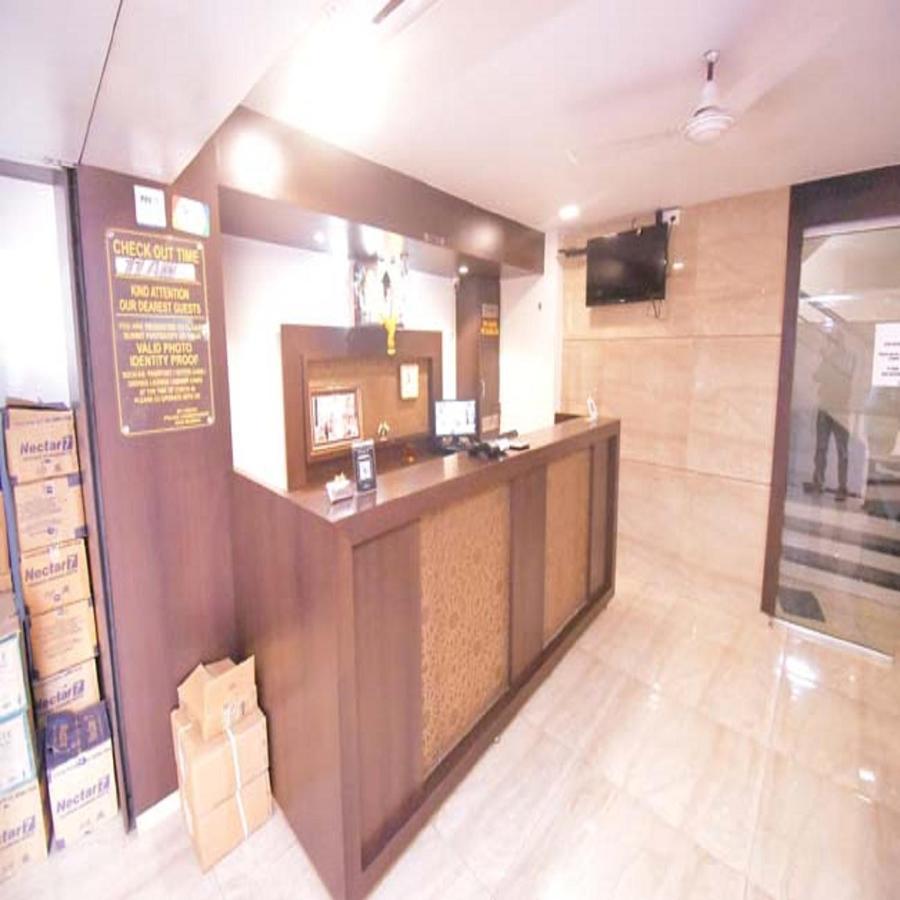 Hotel Everest Lodging Navi Mumbai Esterno foto