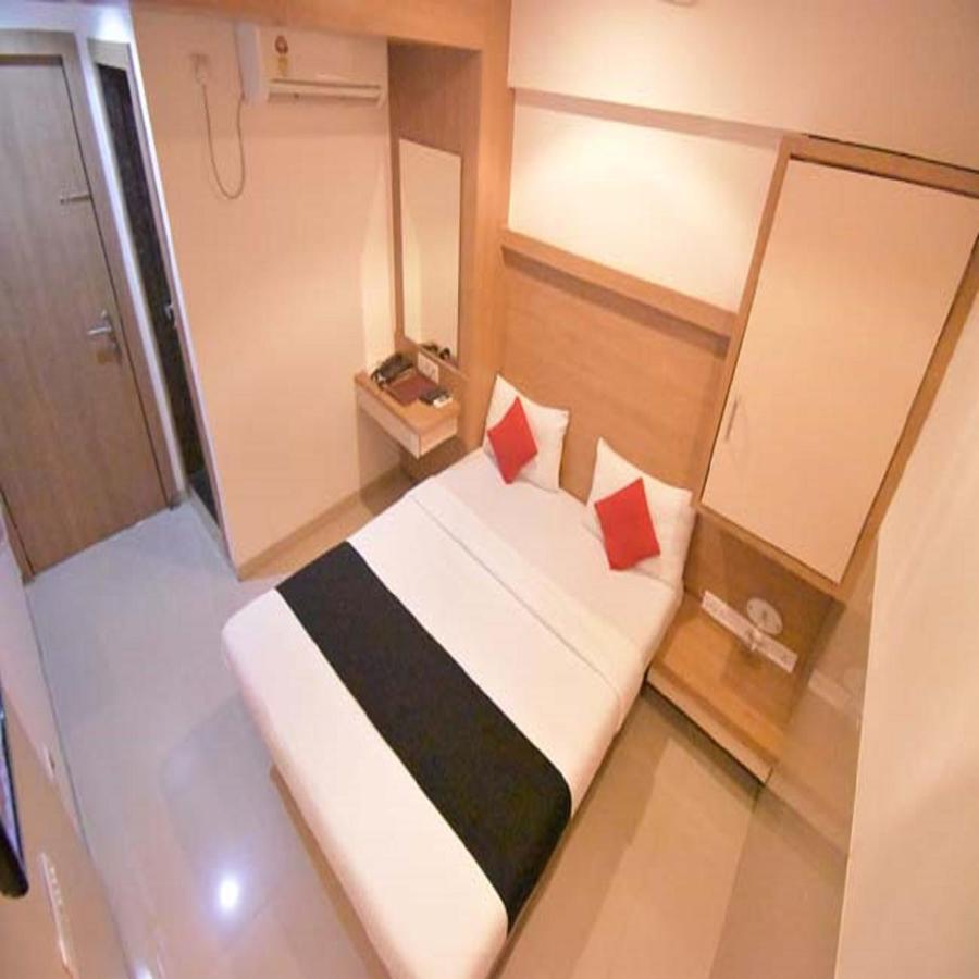 Hotel Everest Lodging Navi Mumbai Esterno foto