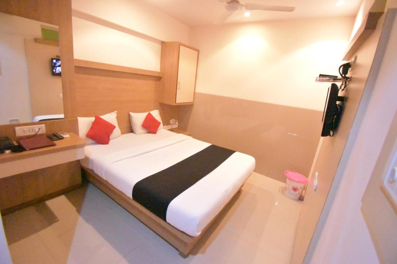 Hotel Everest Lodging Navi Mumbai Esterno foto