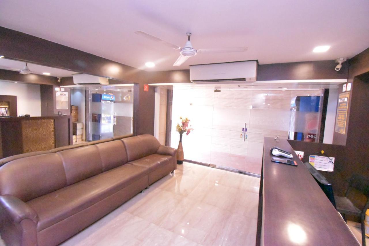 Hotel Everest Lodging Navi Mumbai Esterno foto